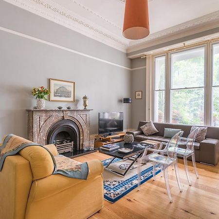 Lovely Chelsea Home Near The Thames By Underthedoormat London Eksteriør billede