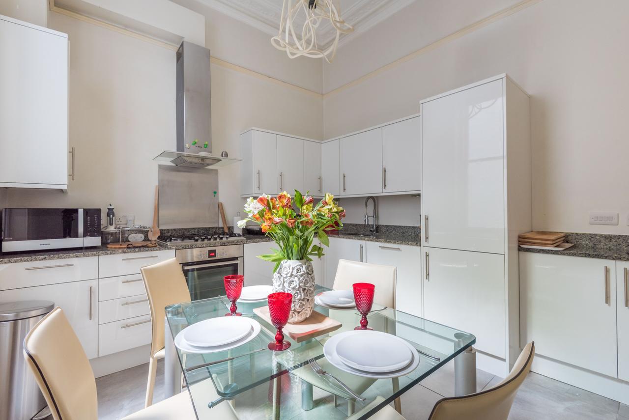 Lovely Chelsea Home Near The Thames By Underthedoormat London Eksteriør billede