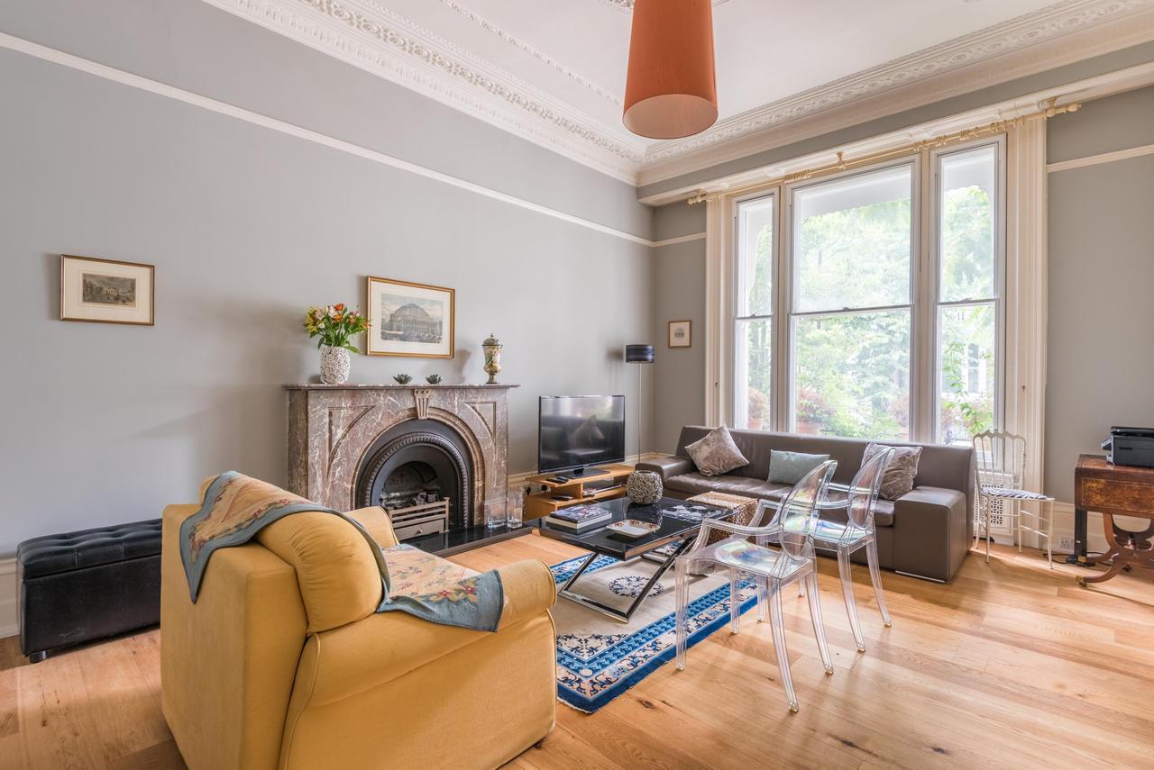 Lovely Chelsea Home Near The Thames By Underthedoormat London Eksteriør billede