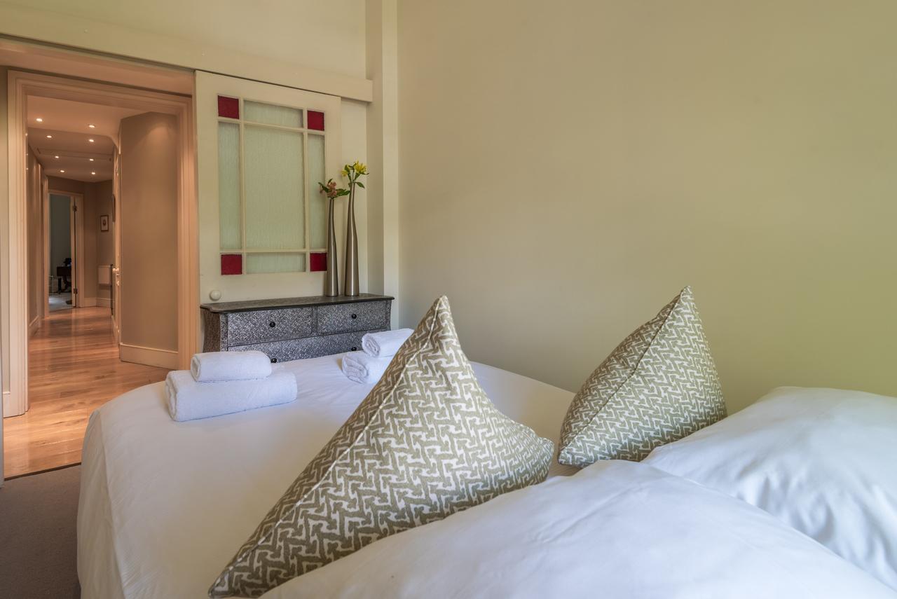 Lovely Chelsea Home Near The Thames By Underthedoormat London Eksteriør billede