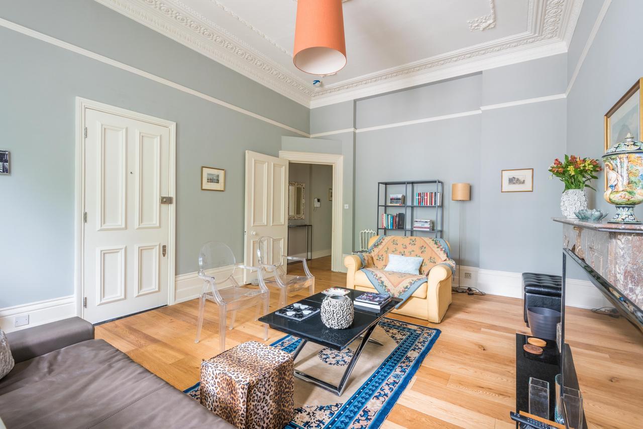 Lovely Chelsea Home Near The Thames By Underthedoormat London Eksteriør billede